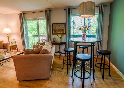 Muskoka Bass Rock Apartment-hardwood floors
