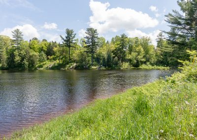 Muskoka Bass Rock Apartment-view of Muskoka River