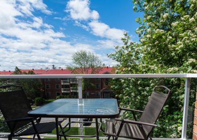 Edgehill Apartment-spacious balconies