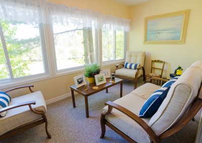 Red Oaks Apartments-Muskoka room
