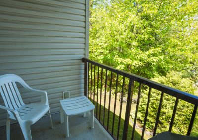 Red Oaks Apartments-private balcony